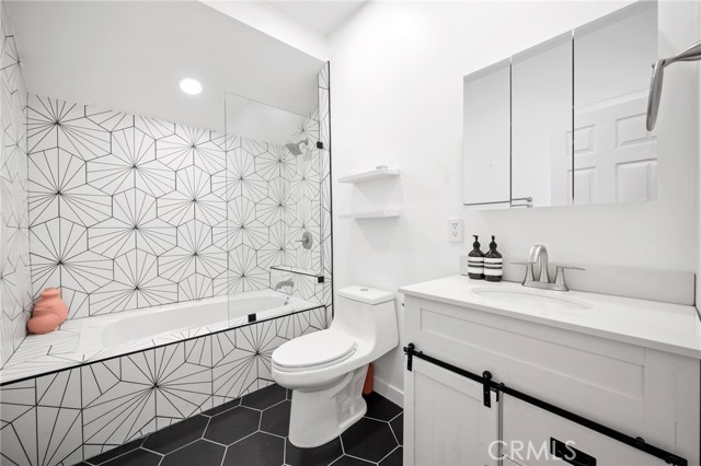 Detail Gallery Image 15 of 25 For 1350 Carlton, Glendale,  CA 91205 - 3 Beds | 2 Baths