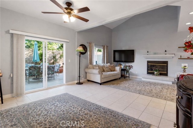 Detail Gallery Image 6 of 27 For 9429 Burnet Ave #5,  North Hills,  CA 91343 - 3 Beds | 2 Baths