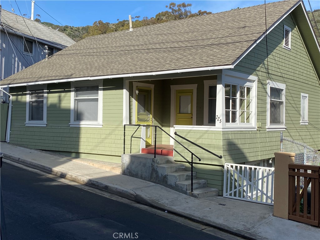 225 W Whittley Avenue, Avalon, CA 90704