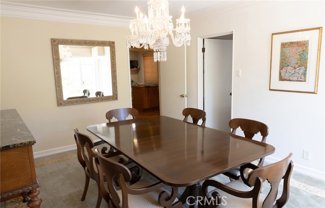 Detail Gallery Image 18 of 45 For 10781 Lindbrook Dr, Los Angeles,  CA 90024 - 4 Beds | 3/1 Baths