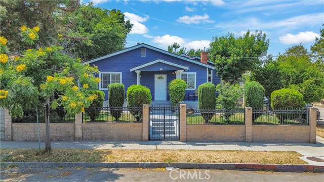 Detail Gallery Image 2 of 39 For 829 N Avenue 53, Los Angeles,  CA 90042 - 2 Beds | 2 Baths
