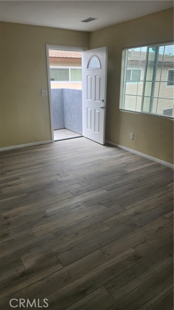 Detail Gallery Image 1 of 5 For 1043 West 107th Street #1/2,  Los Angeles,  CA 90044 - 2 Beds | 1 Baths