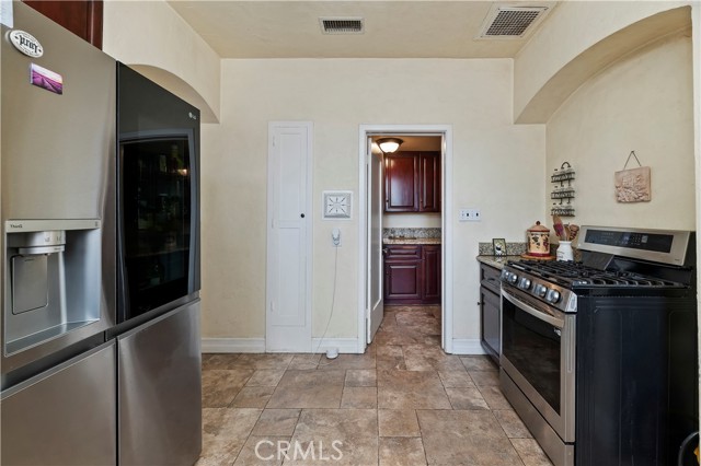 Image 44 of 73 For 4202 University