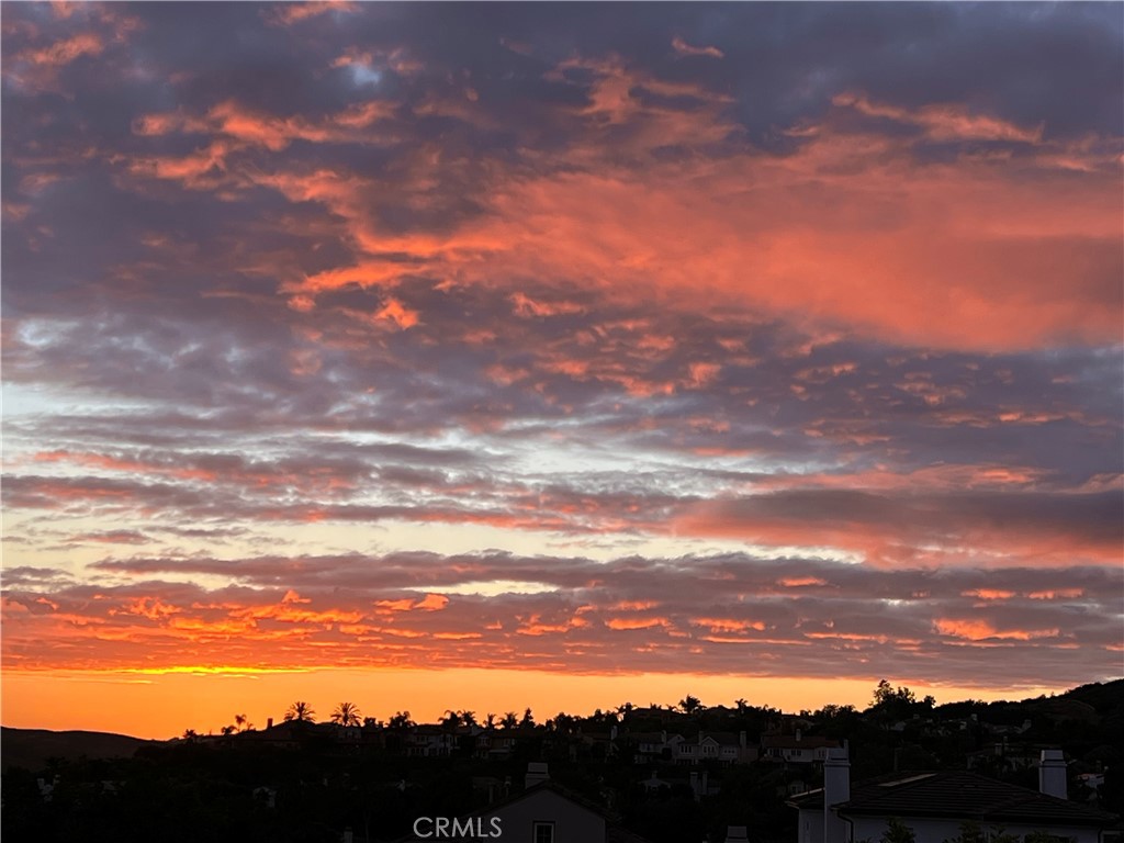 https://media.crmls.org/medias/6ceb217d-2a0f-4b82-8400-004c823b42cc.jpg?preset=X-Large