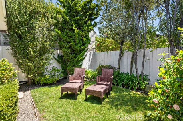 541 Thalia Street, Laguna Beach CA: https://media.crmls.org/medias/6ceb5ee2-04f8-4b1c-ba21-9d2b3856c3ea.jpg
