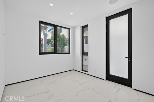 Detail Gallery Image 14 of 30 For 1253 N Sweetzer #3,  West Hollywood,  CA 90069 - 2 Beds | 2/1 Baths