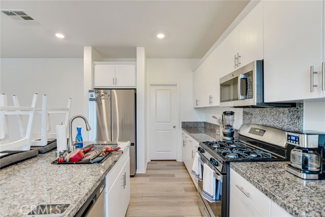 Detail Gallery Image 16 of 33 For 2526 Gunner Ridge, Rialto,  CA 92377 - 3 Beds | 2/1 Baths