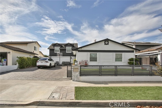 Image 12 of 52 For 16331 Rosewood Street