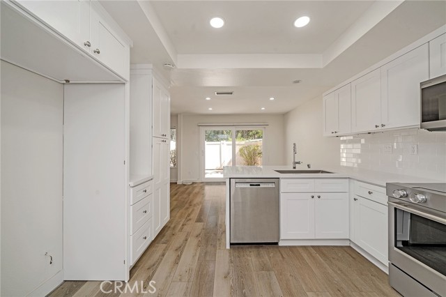 Detail Gallery Image 9 of 33 For 2440 Applewood, Fullerton,  CA 92833 - 3 Beds | 2/1 Baths