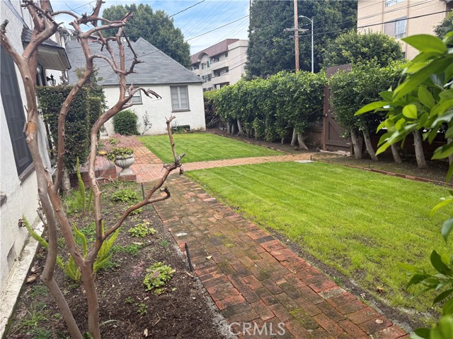 Detail Gallery Image 5 of 32 For 1437 Greenfield Ave, Los Angeles,  CA 90025 - – Beds | – Baths