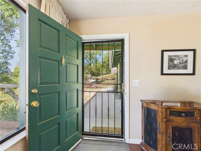 40170 Hillsborough Loop, Oakhurst CA: https://media.crmls.org/medias/6ceec6f6-ba53-465f-85ed-bac016778ef4.jpg