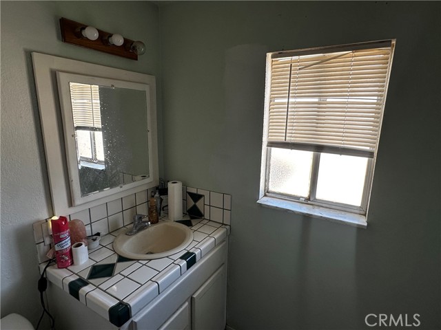 Detail Gallery Image 17 of 21 For 351 Armory Rd, Barstow,  CA 92311 - 4 Beds | 3 Baths