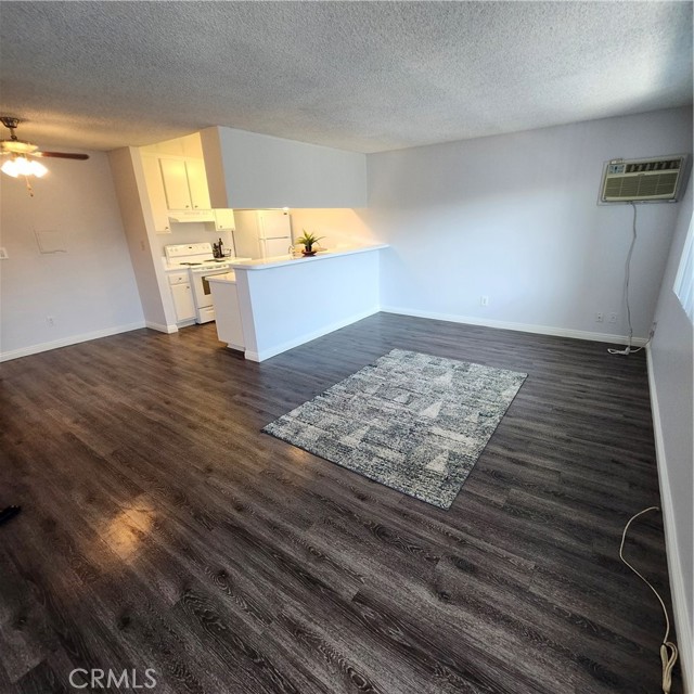 Detail Gallery Image 4 of 6 For 3641 E 1st St, Long Beach,  CA 90803 - – Beds | – Baths