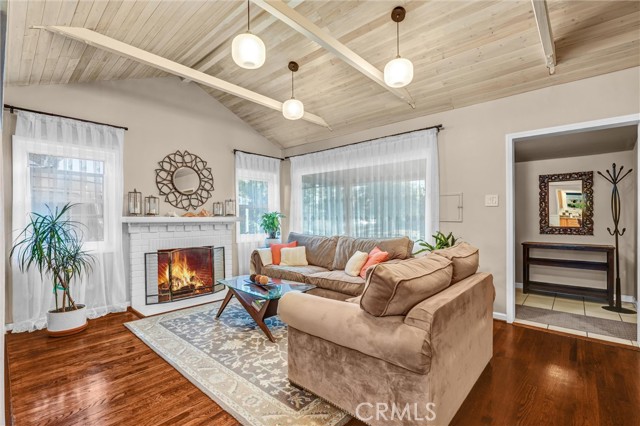 Detail Gallery Image 7 of 26 For 1130 N Cordova, Burbank,  CA 91505 - 2 Beds | 1 Baths