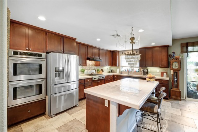 Detail Gallery Image 11 of 36 For 34440 Fawn Ridge Pl, Yucaipa,  CA 92399 - 5 Beds | 3 Baths