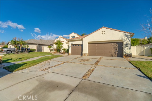 Detail Gallery Image 3 of 53 For 14098 Henderson Dr, Rancho Cucamonga,  CA 91739 - 4 Beds | 2/1 Baths