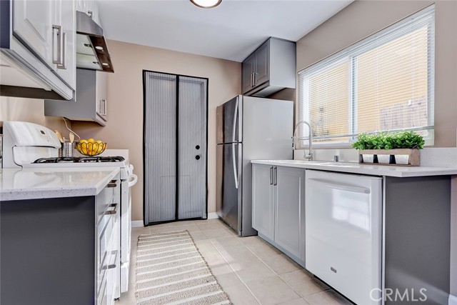 2700 Graham Avenue, Redondo Beach, California 90278, 3 Bedrooms Bedrooms, ,1 BathroomBathrooms,Residential,Sold,Graham Avenue,SB22001373