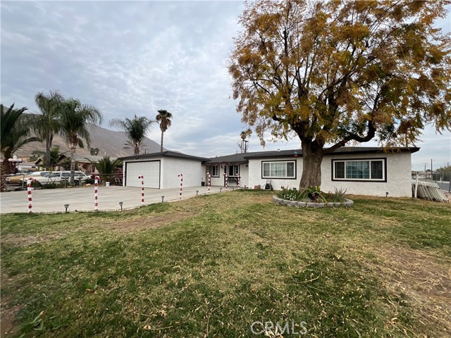 Detail Gallery Image 2 of 27 For 5707 Kenwood Pl, Jurupa Valley,  CA 92509 - 4 Beds | 2 Baths