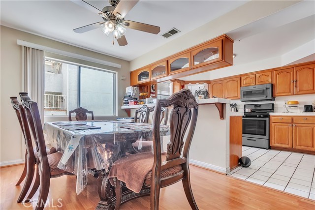 9216 Tobias Avenue, Panorama City CA: https://media.crmls.org/medias/6cf2049b-01a1-454b-94d7-d05699d71529.jpg