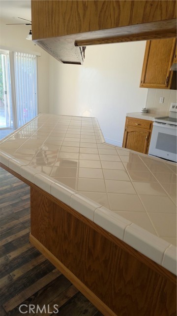 Detail Gallery Image 12 of 28 For 9909 Mona Lisa Ln, Bakersfield,  CA 93312 - 3 Beds | 2 Baths