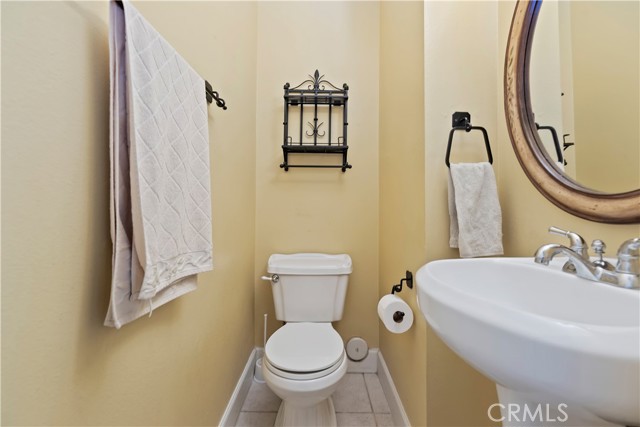 419 N Alice Way, Anaheim CA: https://media.crmls.org/medias/6cf2b2d7-8895-4dcb-8a0a-623bed3feeca.jpg