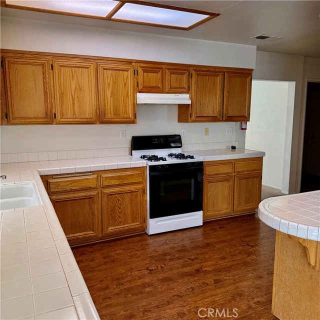 Detail Gallery Image 12 of 43 For 22594 Cuyama Ct, Apple Valley,  CA 92307 - 3 Beds | 2 Baths