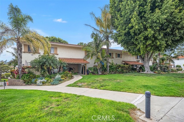 2301 Via Puerta, Laguna Woods CA: https://media.crmls.org/medias/6cf65dc8-343d-4176-a05e-73ec870e41b7.jpg