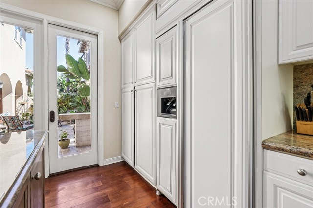 21254 Lorca Circle, Huntington Beach CA: https://media.crmls.org/medias/6cf6e0e2-c674-45fe-8afc-696d1ec71118.jpg