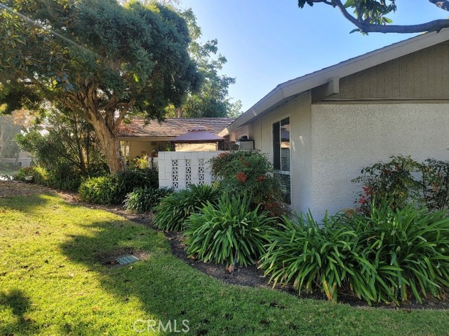 Detail Gallery Image 3 of 32 For 685 via Alhambra a,  Laguna Woods,  CA 92637 - 2 Beds | 2 Baths