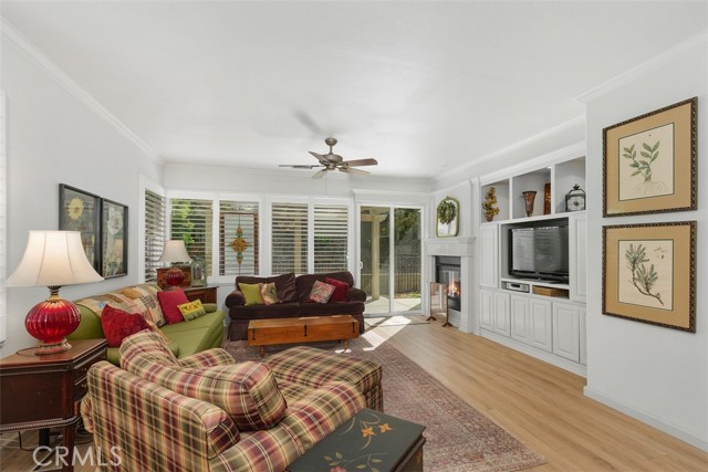 Detail Gallery Image 5 of 44 For 24247 Songsparrow Ln, Corona,  CA 92883 - 2 Beds | 2 Baths