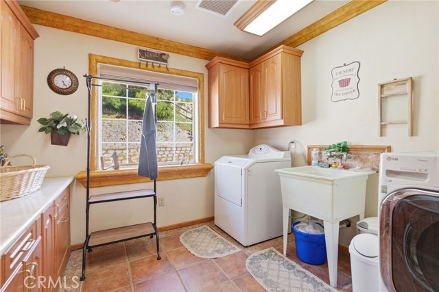 Detail Gallery Image 33 of 44 For 29952 Louis Ave, Canyon Country,  CA 91351 - 5 Beds | 4 Baths