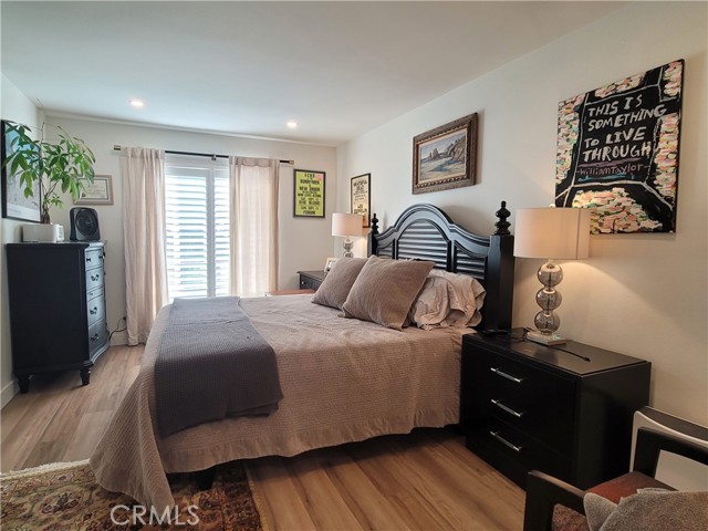 Detail Gallery Image 2 of 21 For 200 Mcneil Ln #210,  Newport Beach,  CA 92663 - 2 Beds | 2 Baths