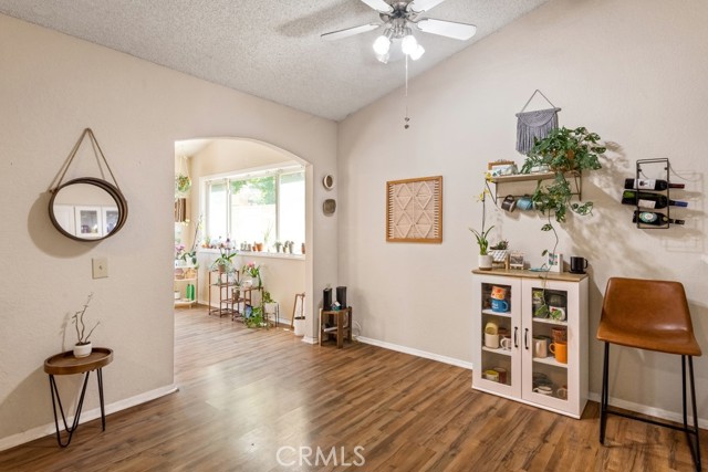 930 Countryside Street, Hemet CA: https://media.crmls.org/medias/6cfa7e4f-6276-41a1-a9cc-0f4213eb8493.jpg