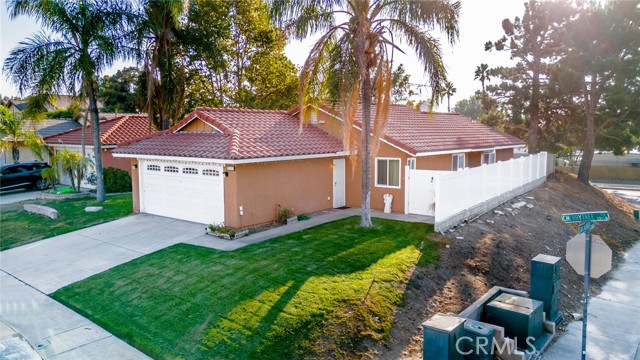 1351 Cherrytree Rd, Colton, CA 92324