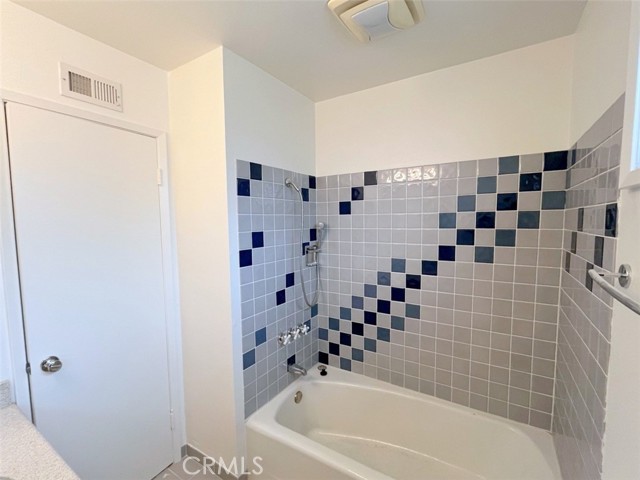 Detail Gallery Image 12 of 29 For 1622 Sunny Heights, Los Angeles,  CA 90065 - 5 Beds | 3 Baths