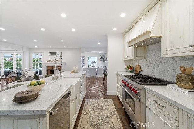 Detail Gallery Image 3 of 35 For 5232 Woodman Ave, Sherman Oaks,  CA 91401 - 3 Beds | 2 Baths