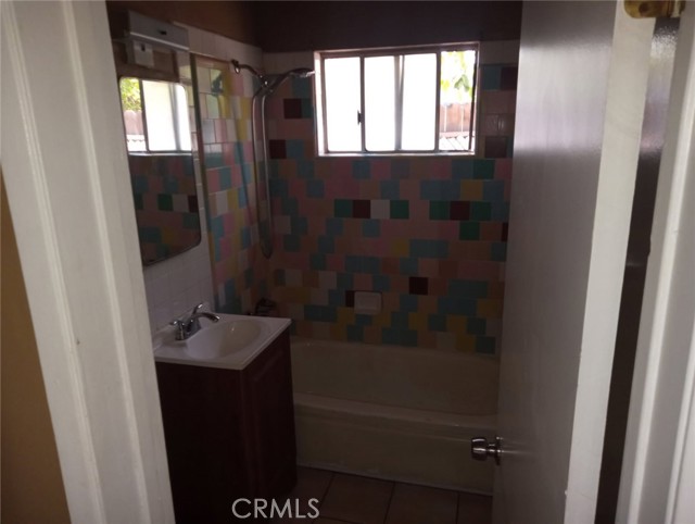 523 31st Street, Bakersfield CA: https://media.crmls.org/medias/6cfbea9d-8c64-4622-bb23-3907891280fd.jpg
