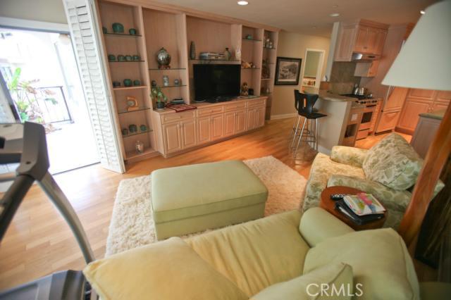 565 Esplanade, Redondo Beach, California 90277, 1 Bedroom Bedrooms, ,1 BathroomBathrooms,Residential,Sold,Esplanade,SB14046853