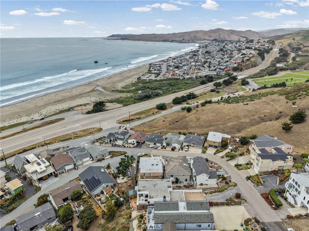 https://media.crmls.org/medias/6cfc1f86-842a-4be2-a871-3185753fbcc5.jpg?preset=X-Large