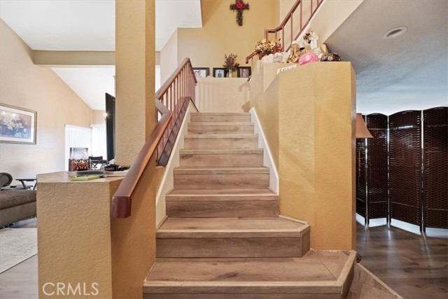 429 Colfax Circle, Corona CA: https://media.crmls.org/medias/6cfd0488-a8fa-4aa7-8bba-1cc44639fac8.jpg