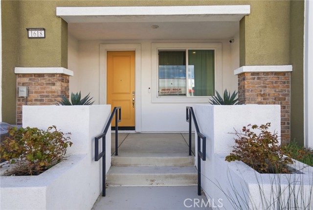 Detail Gallery Image 2 of 37 For 1618 W. Cameron, West Covina,  CA 91790 - 3 Beds | 3 Baths