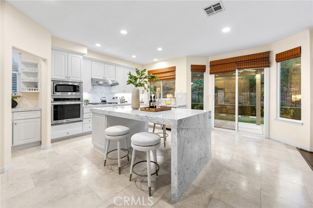 23665 Ridgecrest Court, Diamond Bar CA: https://media.crmls.org/medias/6cfe1305-22fb-4ea6-a2e4-f8986f126401.jpg