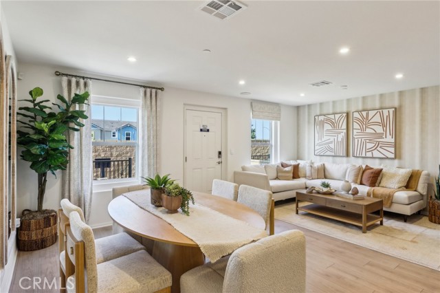6392 Sierra Vista Lane, Fontana CA: https://media.crmls.org/medias/6cfe1b17-e0c1-427a-8299-c88d0ed1631d.jpg