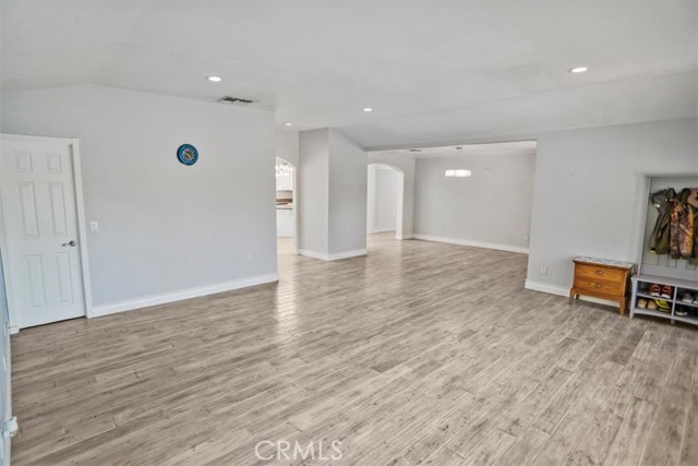 Detail Gallery Image 7 of 30 For 32580 Willow Ln, Agua Dulce,  CA 91390 - 3 Beds | 2/1 Baths