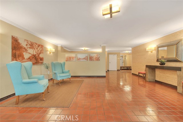 330 W California Boulevard, Pasadena CA: https://media.crmls.org/medias/6cfe7915-ce9c-4207-9272-087616944517.jpg