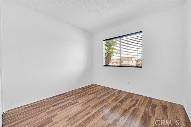 Detail Gallery Image 12 of 23 For 10636 Woodley Ave #8,  Granada Hills,  CA 91344 - 3 Beds | 2 Baths