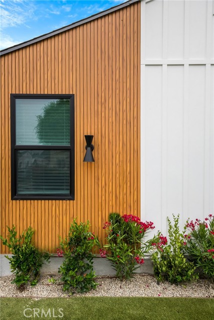 12520 Gilmore Avenue, Los Angeles CA: https://media.crmls.org/medias/6d00fe87-6eae-4f8e-ba6c-80d0a70881db.jpg