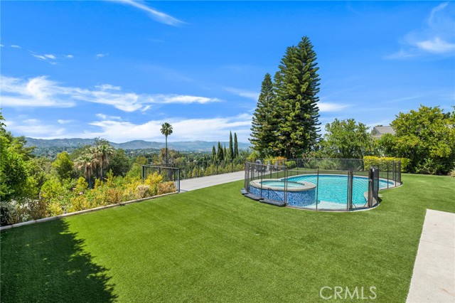 23241 Aetna Street, Woodland Hills CA: https://media.crmls.org/medias/6d0125b1-ff80-426b-8078-30f147e59fde.jpg
