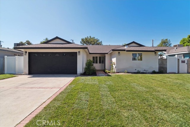15918 Harvest Street, Granada Hills CA: https://media.crmls.org/medias/6d013045-123f-4f07-9ea5-36f9148d37c8.jpg