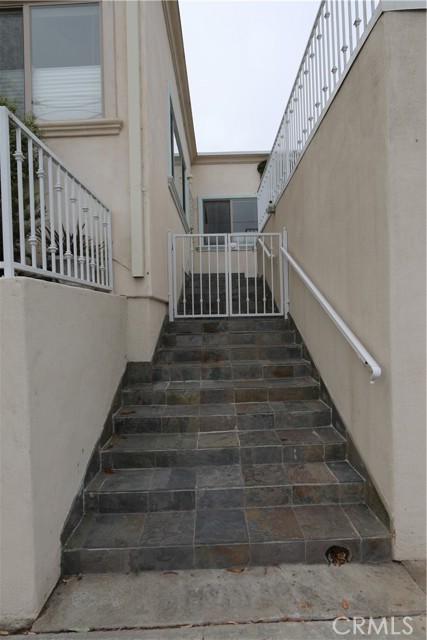 500 N Irena Avenue, Redondo Beach CA: https://media.crmls.org/medias/6d0131c6-f03e-4b4a-93fb-c31354e91f11.jpg